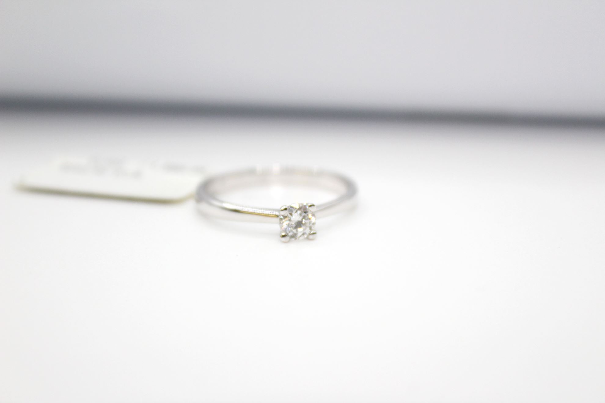 Immagine di Anello Solitario da Donna in Oro Bianco e Diamante