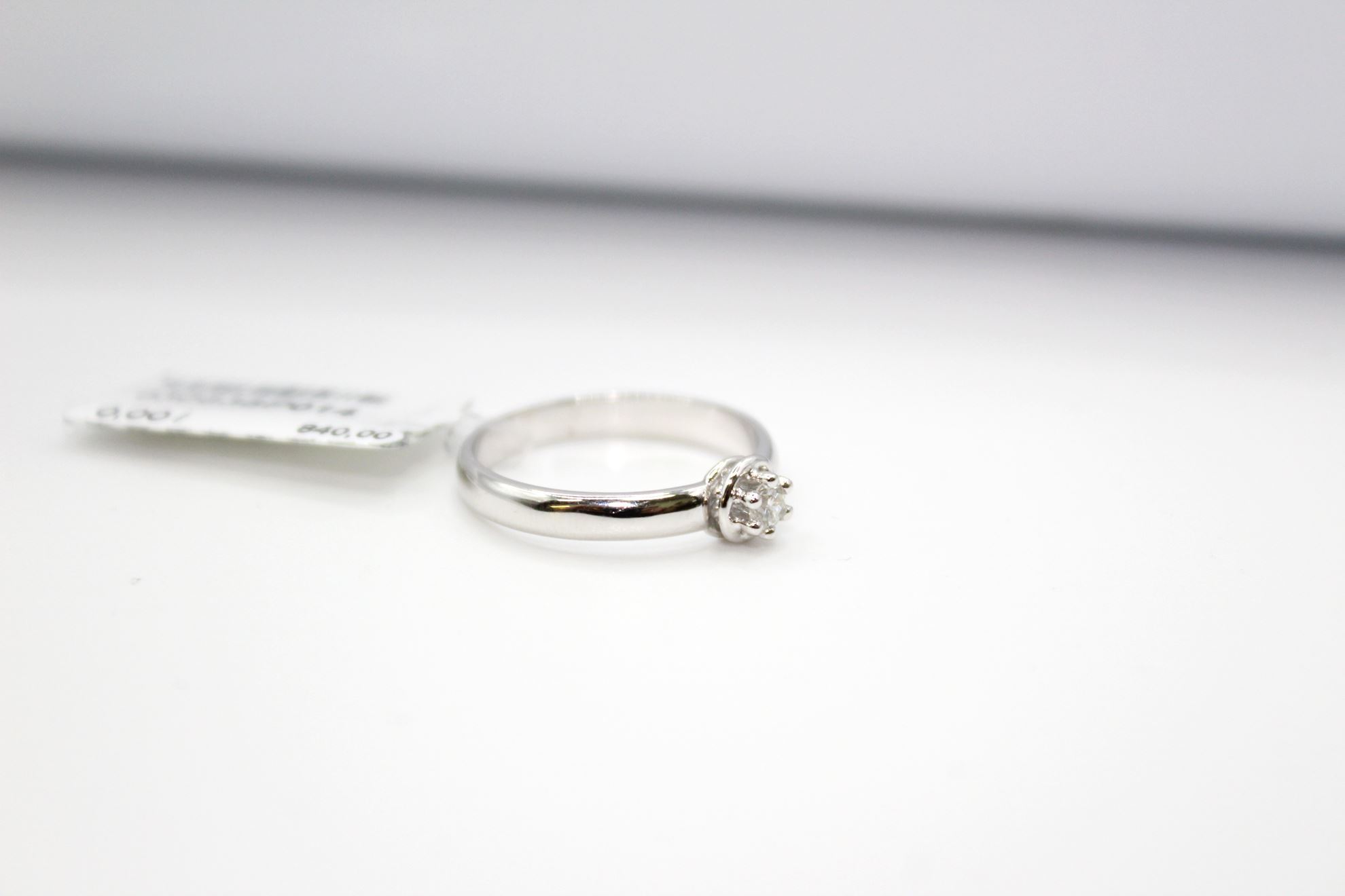 Immagine di Anello Solitario da Donna in Oro Bianco e Diamante