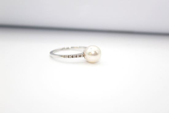 Immagine di Anello da Donna in Oro Bianco con Perla e Diamanti