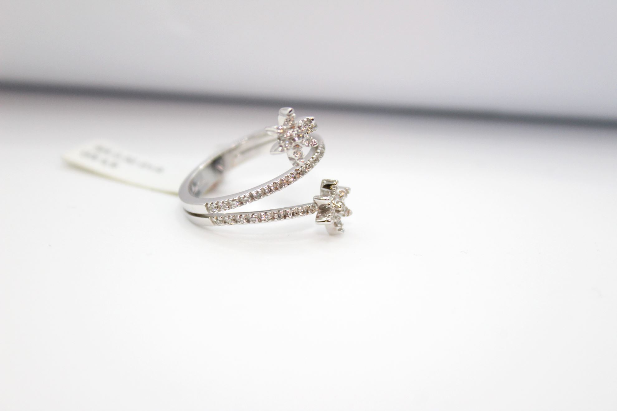 Immagine di Anello Fantasia da Donna in Oro Bianco e Diamanti