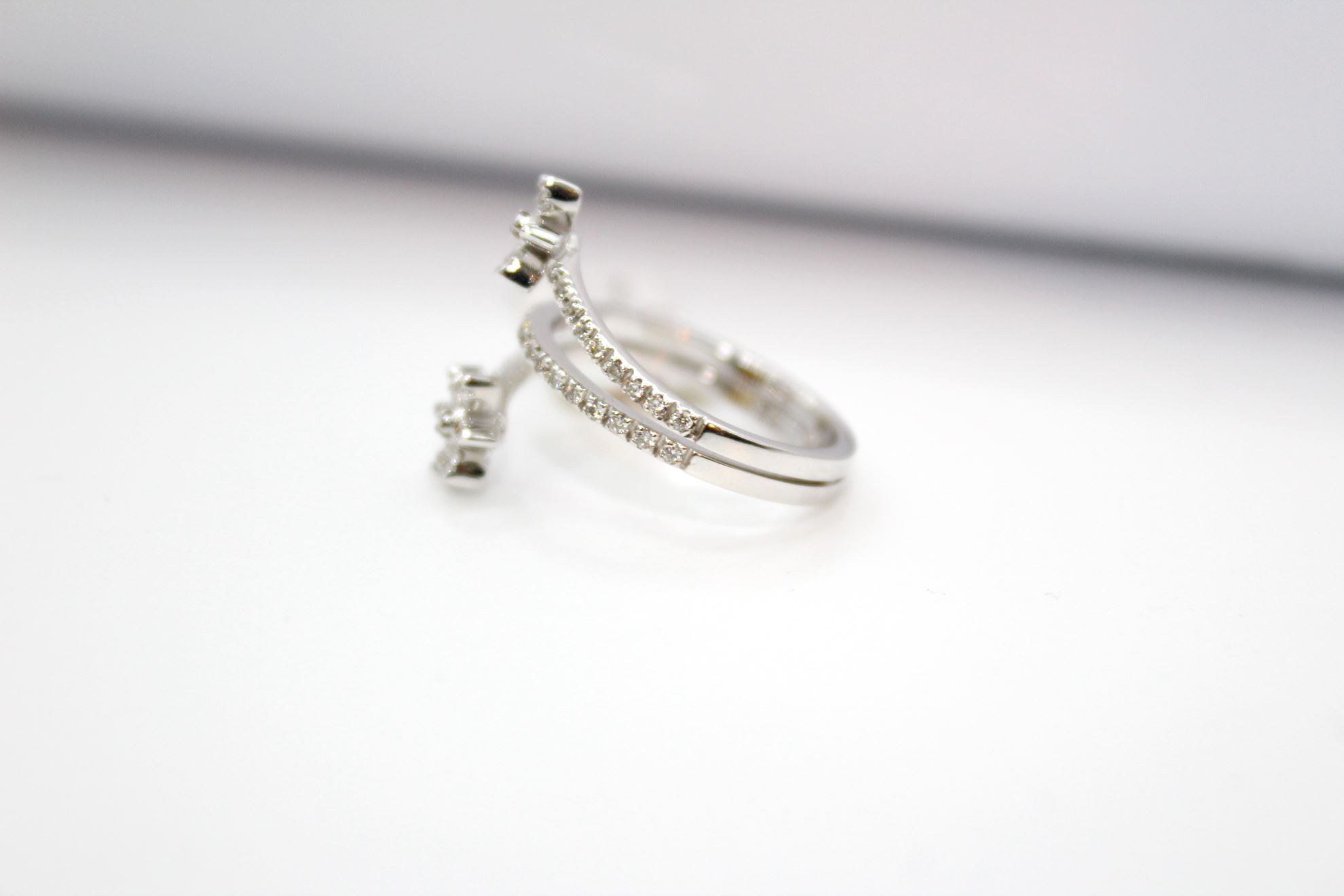 Immagine di Anello Fantasia da Donna in Oro Bianco e Diamanti