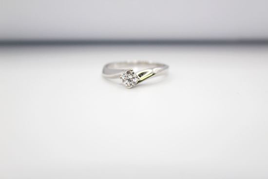 Immagine di Anello Solitario da Donna in Oro Bianco e Zircone