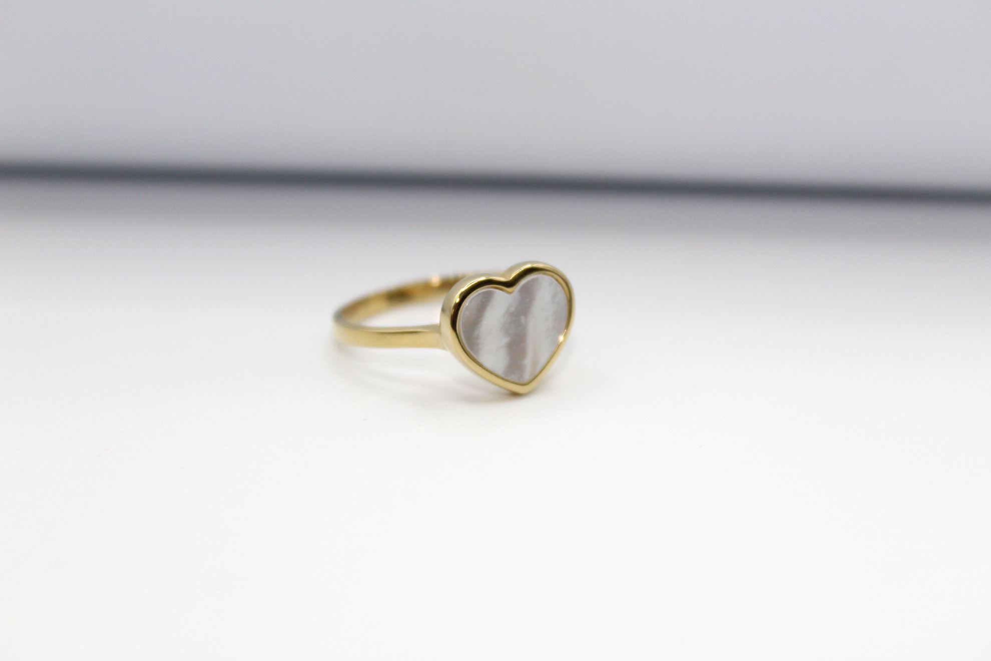 Immagine di Anello Cuore da Donna in Oro Giallo e Madreperla