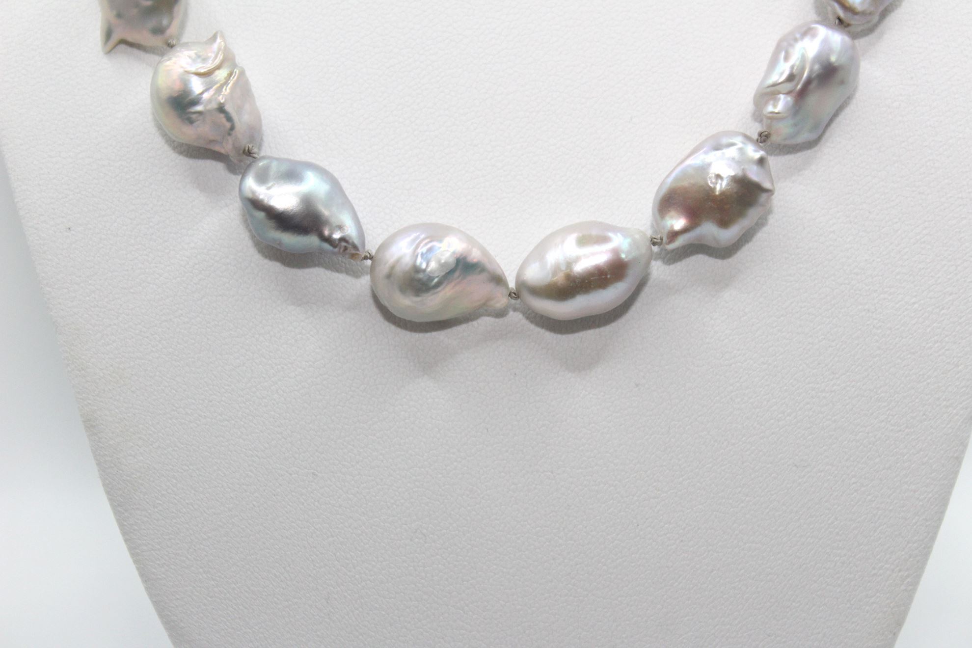 Immagine di Collana di Perle di Mare Barocche