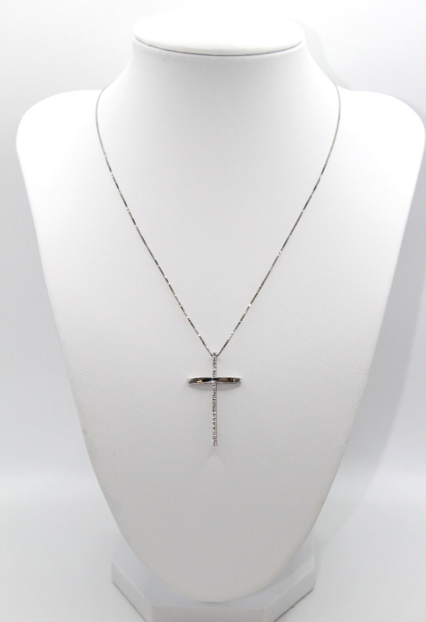 Immagine di Collana Croce da Uomo e Donna in Oro Bianco e Diamanti